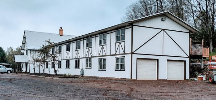 Snow Chasers Inn (Regal Country Inn) - From Web Listing (newer photo)